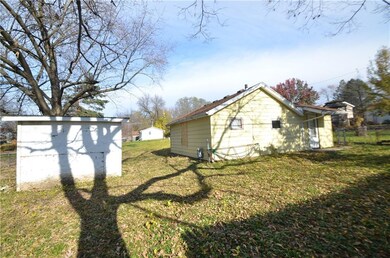 1414 Douglas Ave, Des Moines, IA 50313 - photo 6