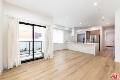 4615 St Charles Place, Los Angeles, CA 90019 - photo 6