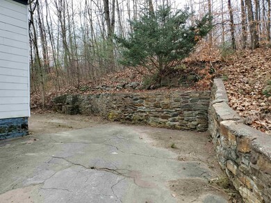 264 Elm St, Claremont, NH 03743 - photo 5