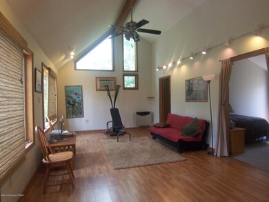 34 Cherokee Ln, Jim Thorpe, PA 18229 - photo 4