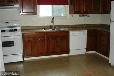 39 Pelczar Ave, Essex, MD 21221 - photo 2