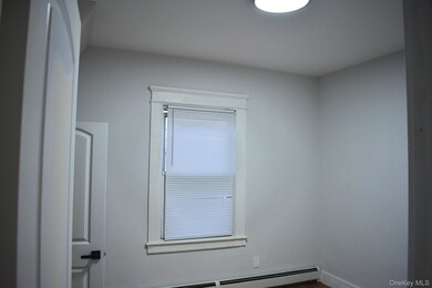 563 E 3rd St unit 3rd Floor, Mount Vernon, NY 10553 - photo 3