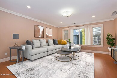 (4) STAGED FAMILY ROOM