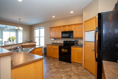 1405 Ashworth Dr unit 1405, Cedar Falls, IA 50613 - photo 5