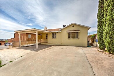 2512 Gold Ave, El Paso, TX 79930 - photo 2