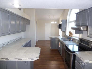 634 W California Ave, Homedale, ID 83628 - photo 6