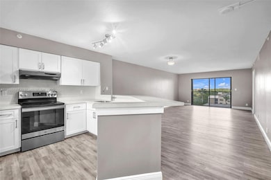 2112 S Cypress Bend Dr unit 802, Pompano Beach, FL 33069 - photo 3