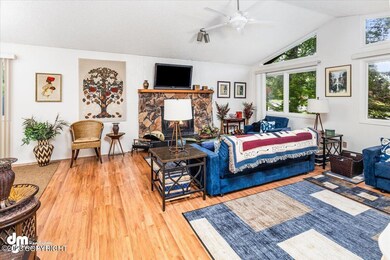 06-Living Room_IMG_5666
