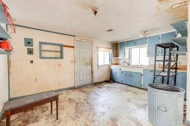 2 Interior (3 of 8) Kitchen
