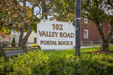 102 Valley Rd unit 25, Cos Cob, CT 06807 - photo 3