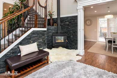 Indoor (109)