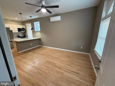 5618 Cedar Ave unit 1, Philadelphia, PA 19143 - photo 4