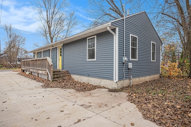 513 Hill St, Three Rivers, MI 49093 - photo 3