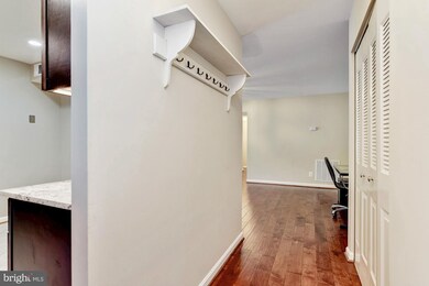 11409 Commonwealth Dr unit 3, Rockville, MD 20852 - photo 3