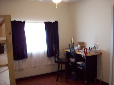 Secondary bedroom