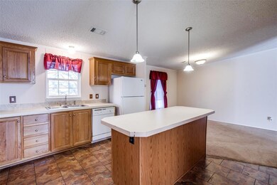 140 Opal Dr, Weatherford, TX 76087 - photo 5