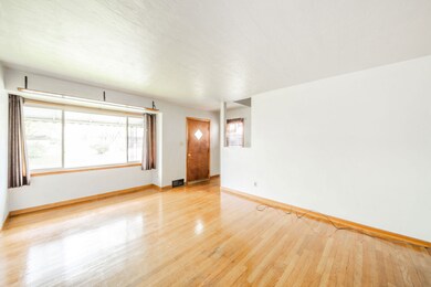 1529 W 5th St, Anderson, IN 46016 - photo 5