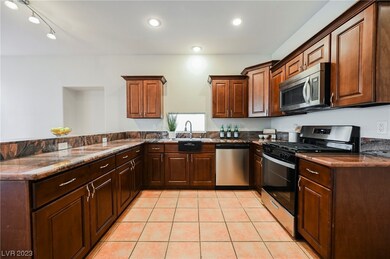 GOREGOUS kitchen with quality cabinets and granite