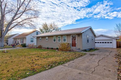 1823 9th Ave SW, Cedar Rapids, IA 52404 - photo 3