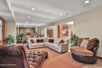 LIVINGRM3