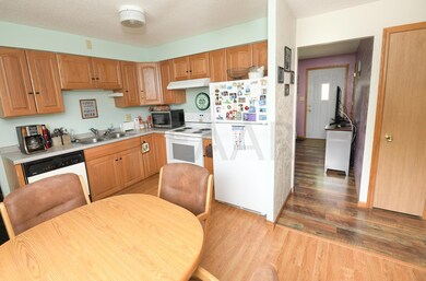 1427 S 19th St, Grand Forks, ND 58201 - photo 5