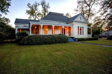 321 W Barbour St, Eufaula, AL 36027 - photo 3