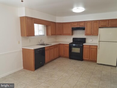 1206 Simpson St, Crum Lynne, PA 19022 - photo 5