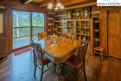 CHARMING DINING SPACE