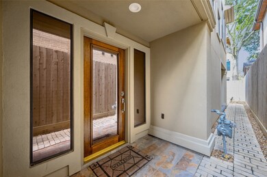 2020 Park St unit B, Houston, TX 77019 - photo 3