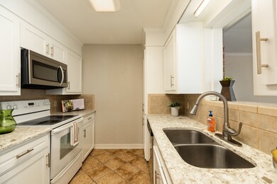 112 S Shirley St, Alvin, TX 77511 - photo 4