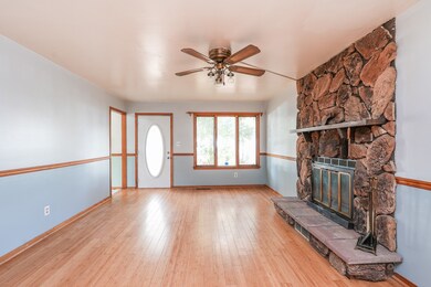 272 N Randolph Ave, Bradley, IL 60915 - photo 7