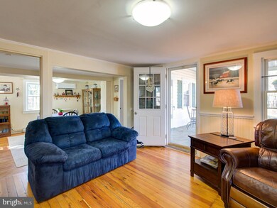 127 W Crescent St, Boyce, VA 22620 - photo 3