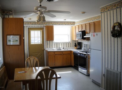 8410 N Blair Dr, Bitely, MI 49309 - photo 5