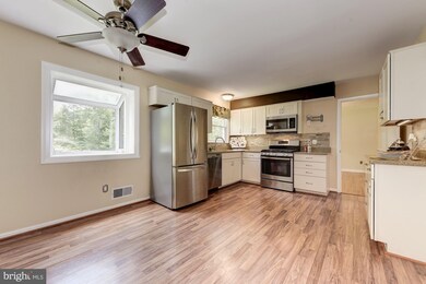 12601 Harbor Dr, Woodbridge, VA 22192 - photo 7