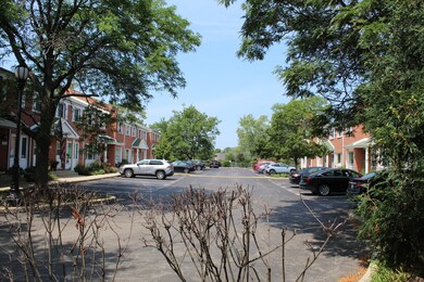 2112 Rugen Rd unit D, Glenview, IL 60026 - photo 4