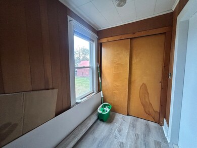 17 Lincoln St unit 2, Greenfield, MA 01301 - photo 4