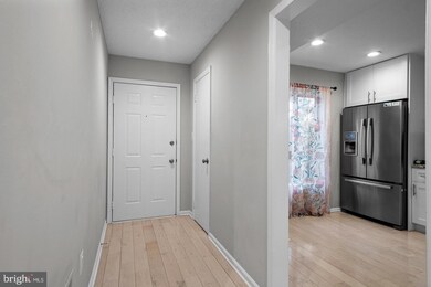 2326 Hunters Run Dr, Reston, VA 20191 - photo 6