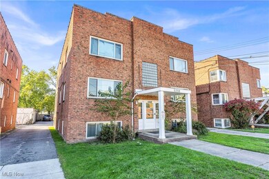 5208 Lee Rd unit 2, Maple Heights, OH 44137 - photo 2