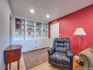 1900 Carlton Ave NE, Grand Rapids, MI 49505 - photo 3