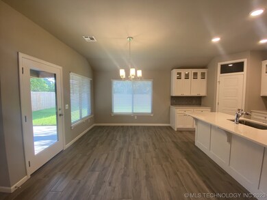 745 E 139th Place, Glenpool, OK 74033 - photo 6