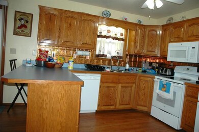 3313 Hughes Ave, Parsons, KS 67357 - photo 2