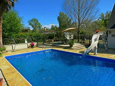 Swimming Pool/Hot Tub/Sauna.