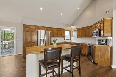 332 SW Seagull St, Lees Summit, MO 64082 - photo 4