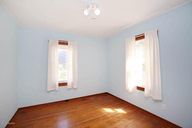 1825 Leonard St NE, Grand Rapids, MI 49505 - photo 3