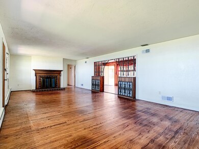 5018 Riverside Drive-1
