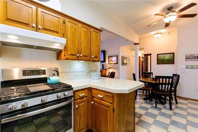 2121 NE 9th St, Moore, OK 73160 - photo 3