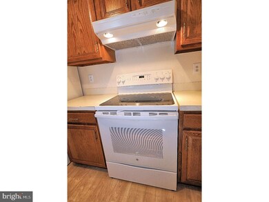 7314 Tamarron Dr, Plainsboro, NJ 08536 - photo 5