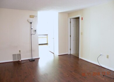 8 Oliver St unit E, Haverhill, MA 01832 - photo 2