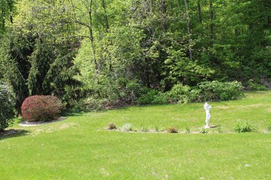 24 Morgan St, Bellows Falls, VT 05101 - photo 3