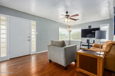 2517 N Evergreen St, Phoenix, AZ 85006 - photo 6